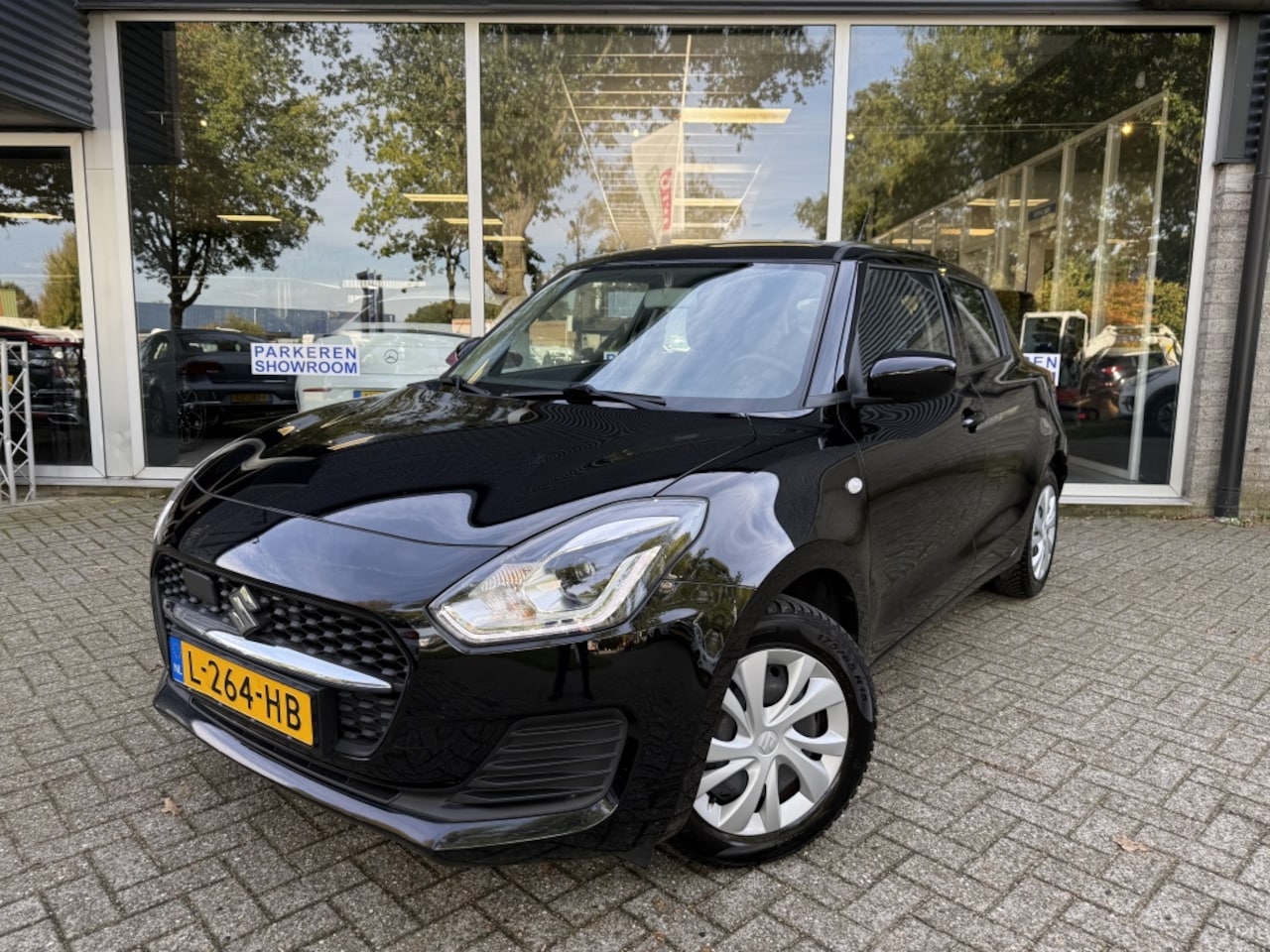 Suzuki Swift - 1.2 Comfort Smart Hybrid ADAPTIVE CRUISE/LED - AutoWereld.nl