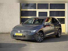 Volkswagen Golf - 1.0 TSI Life BJ2022 Lmv 17" | Led V+A | Pdc | Achteruitrijcamera | App-Connect | Navi | Sf