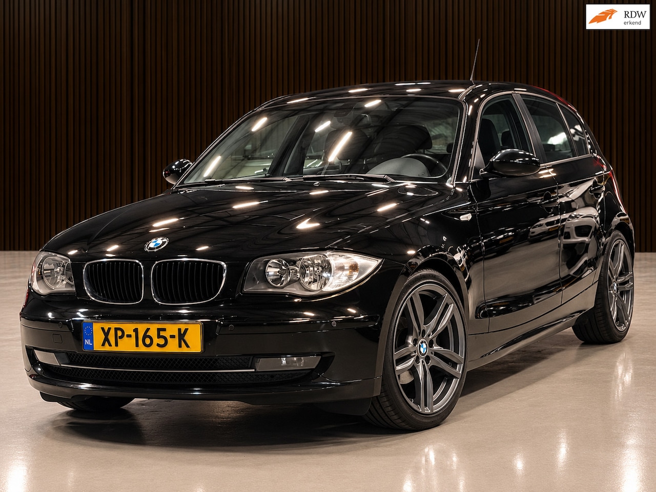 BMW 1-serie - 118i AUTOMAAT AIRCO/ISOFIX/PDC/REM HENDEL | NETTE AUTO ! - AutoWereld.nl