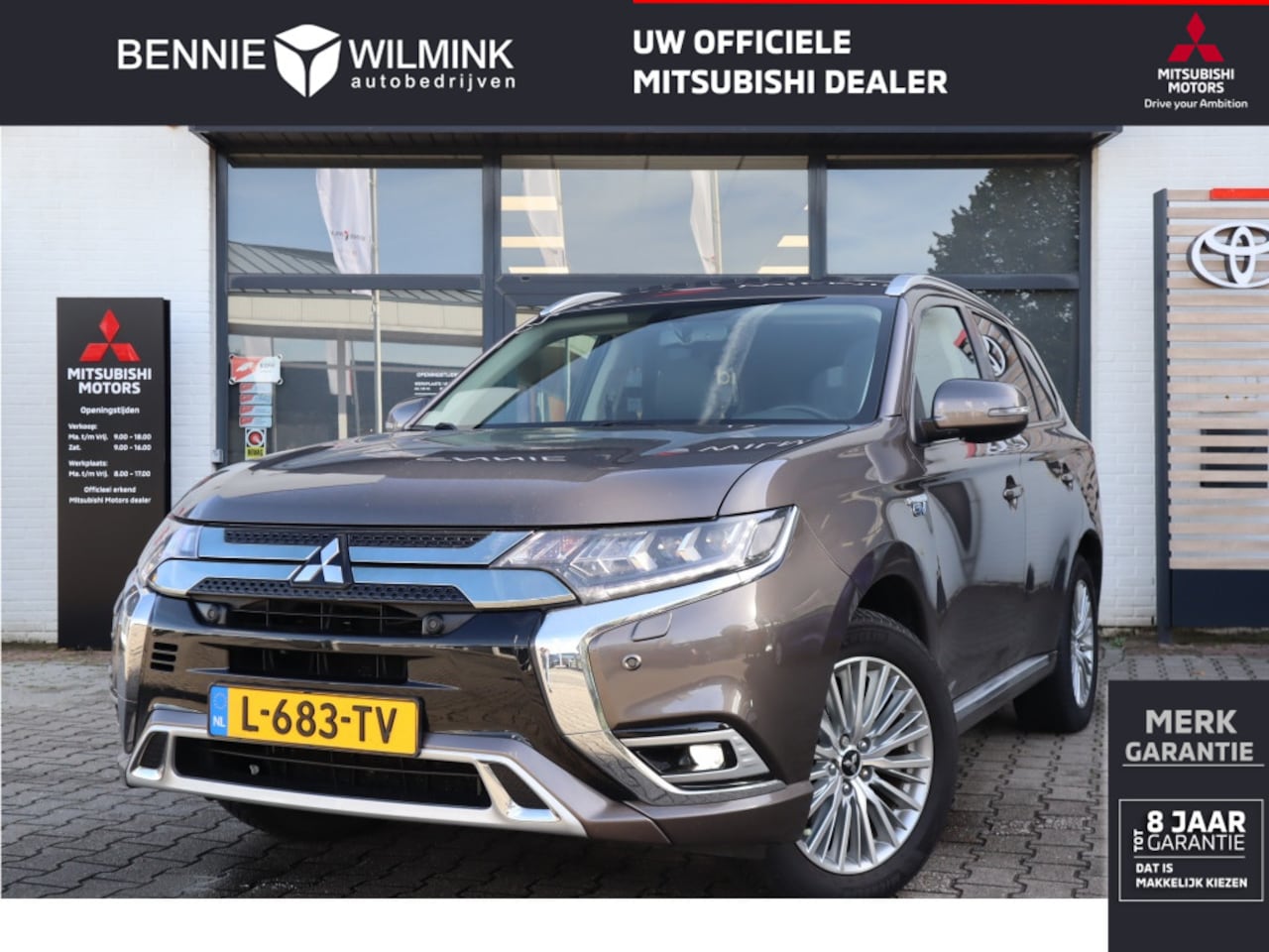 Mitsubishi Outlander - 2.4 PHEV Intense+ | Trekhaak | Carplay | Standkachel - AutoWereld.nl