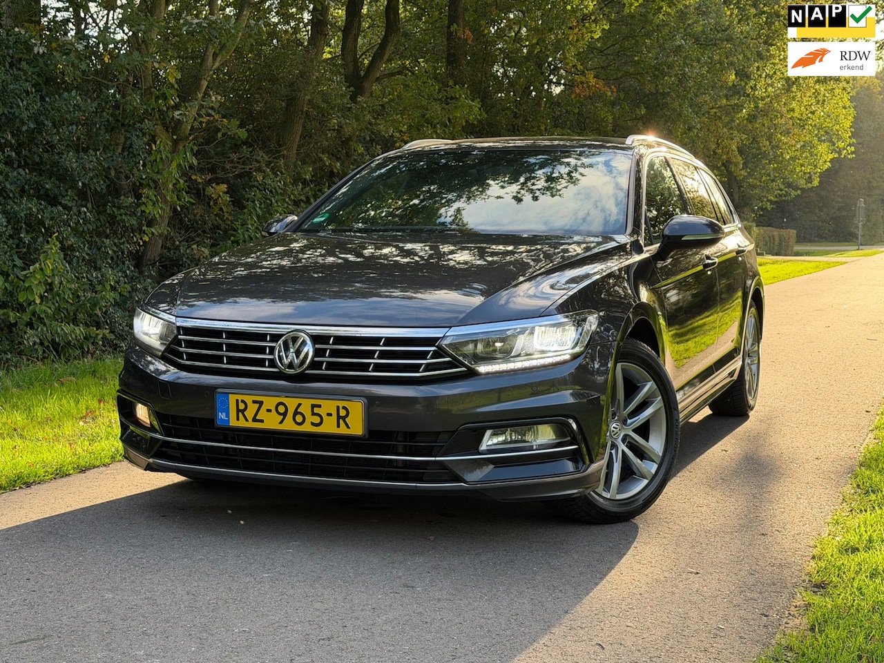 Volkswagen Passat Variant - 1.6 TDI Highline Business R | Navi + Cruise control Nu € 9.975 Ex BTW,- !!! - AutoWereld.nl
