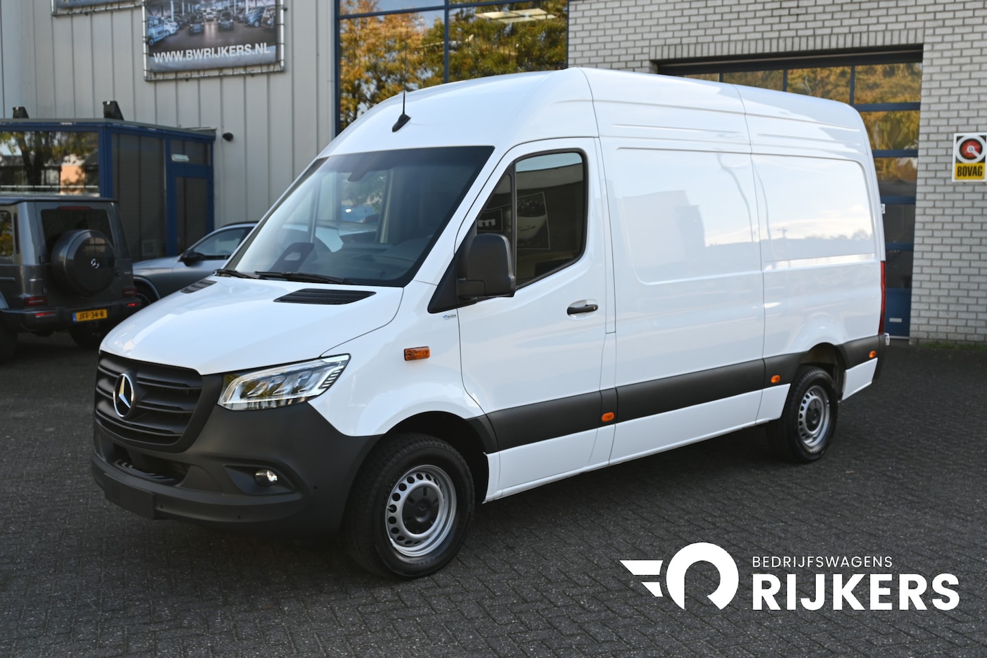 Mercedes-Benz Sprinter - 317 CDI L2H2 Pro LED, Geveerde stoel, Navigatie met camera - AutoWereld.nl
