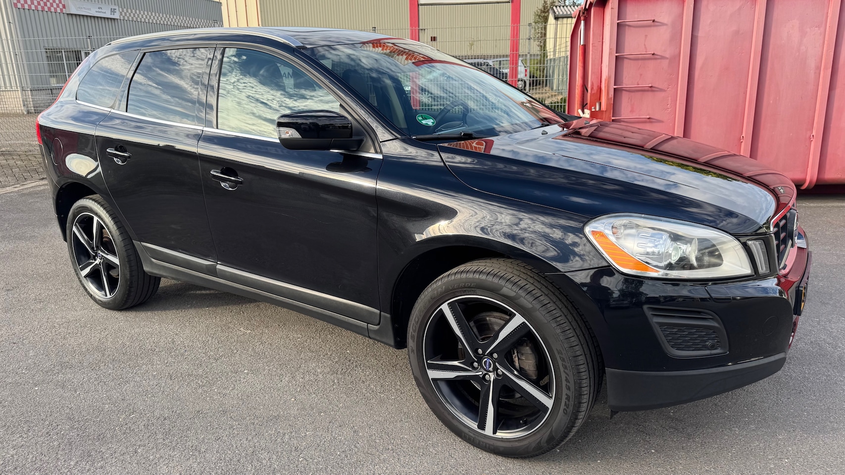 Volvo XC60 - 2.0 T5 FWD Summum Full options zoals leer, panoramadak, automaat, navigatie etc. - AutoWereld.nl