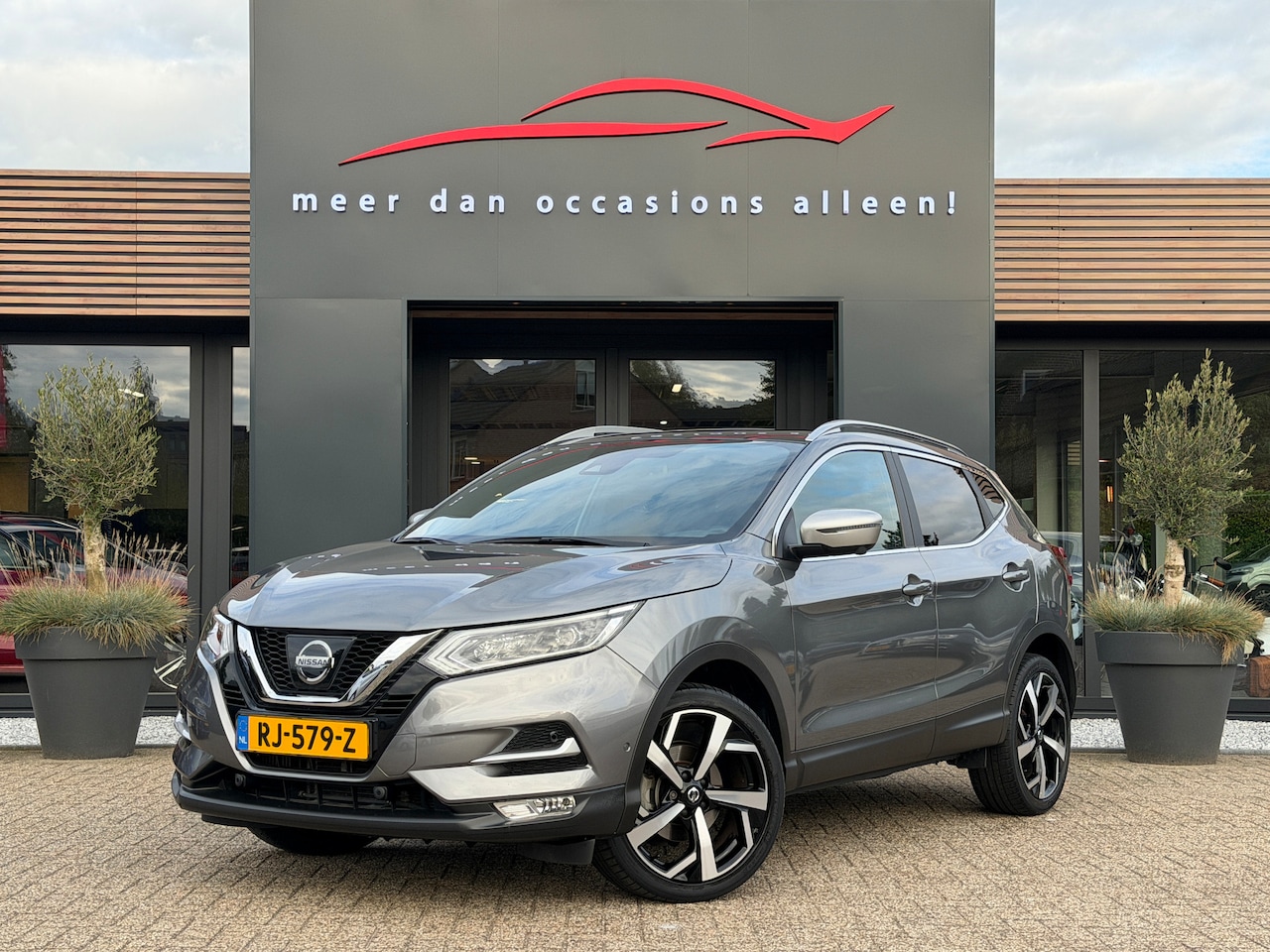 Nissan Qashqai - DIG-T 115 Tekna+ | Panoramadak | Trekhaak | Lederen Bekleding - AutoWereld.nl