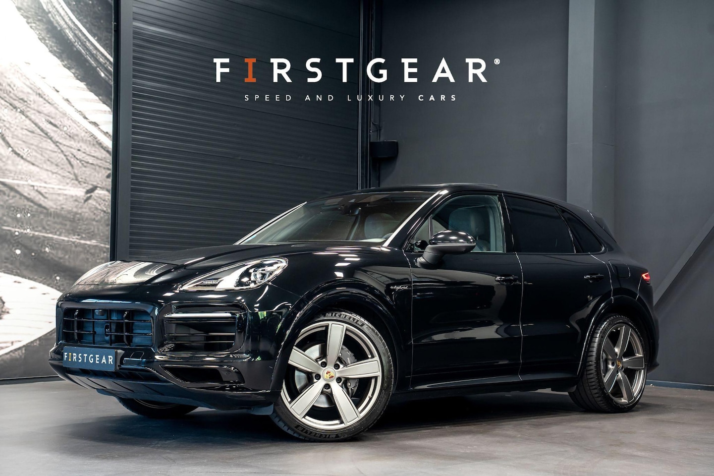 Porsche Cayenne - 3.0 E-Hybrid Platinum Edition *Sport-Design / Luchtvering / Vierwielbesturing / BOSE / Pan - AutoWereld.nl