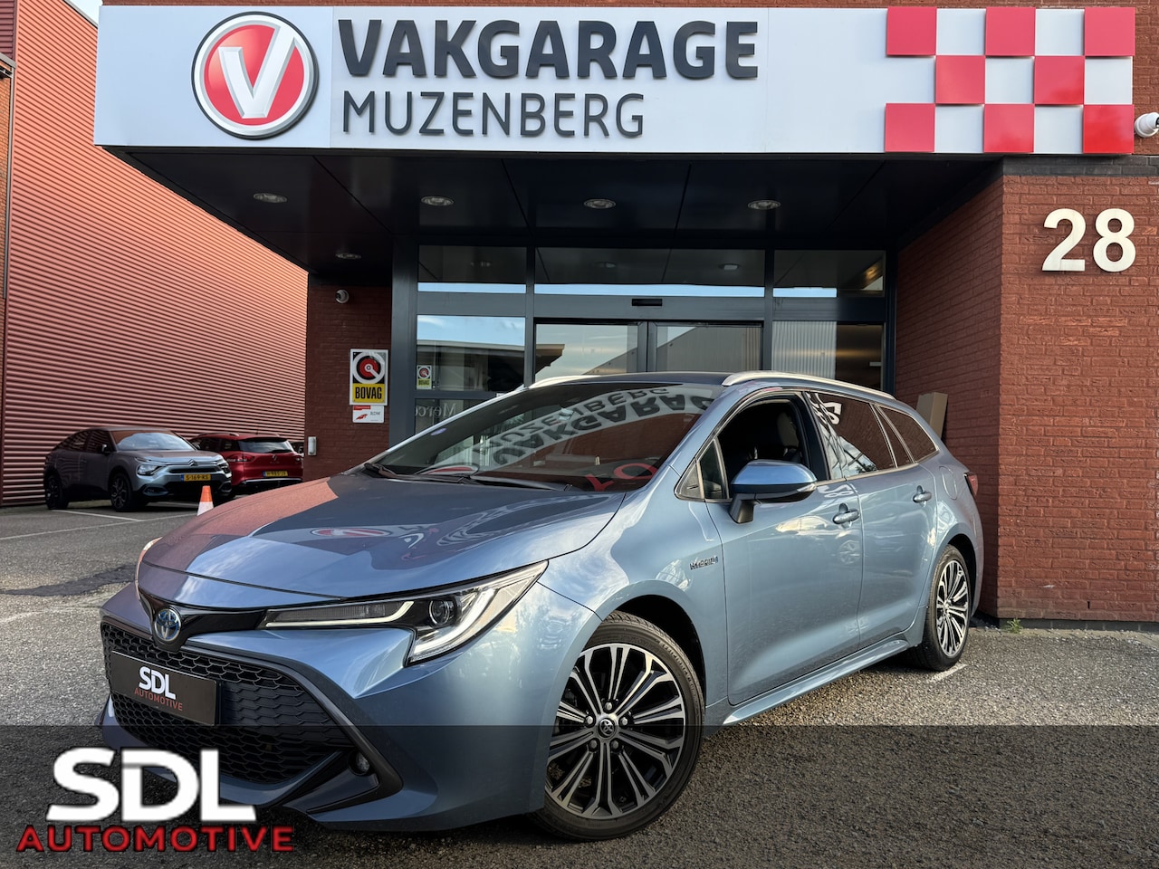 Toyota Corolla Touring Sports - 1.8 Hybrid Dynamic // CAMERA // CLIMA // ADAPTIVE CRUISE // APPLE CARPLAY-ANDROID AUTO // - AutoWereld.nl