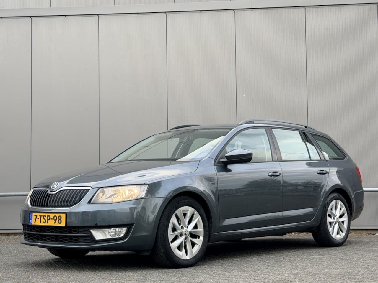 Skoda Octavia Combi - 1.2 TSI - automaat - cruise - nap! - airco - AutoWereld.nl