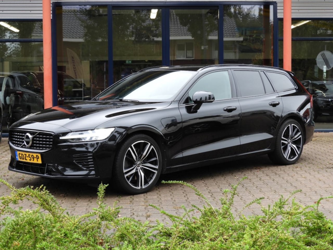 Volvo V60 - 2.0 T6 AWD R-DESIGN WINTERPACK/CAMERA - AutoWereld.nl
