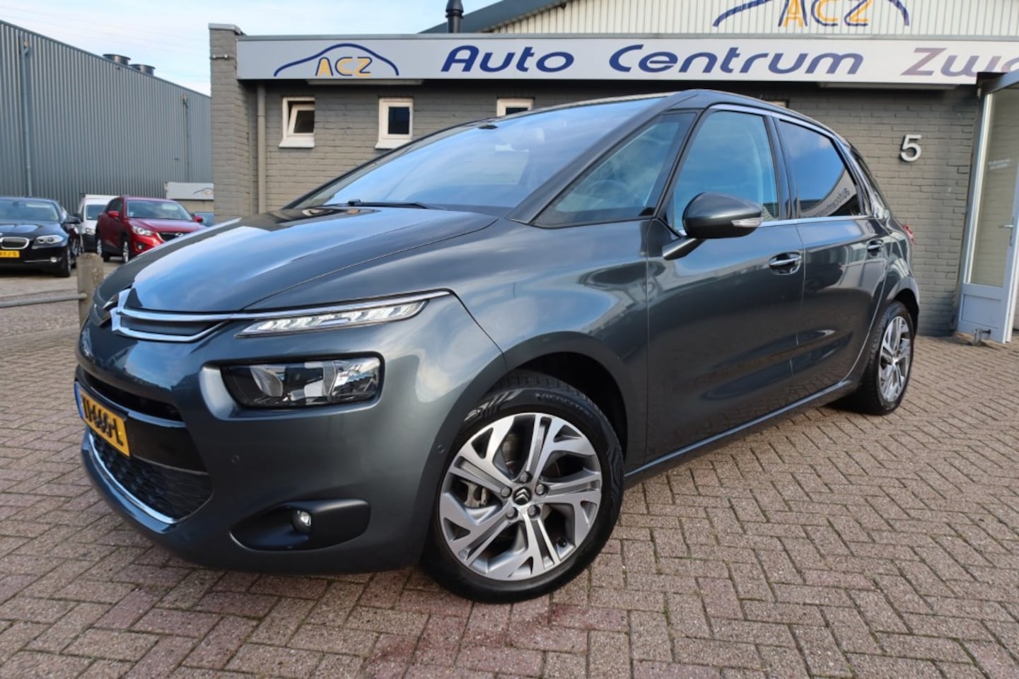 Citroën C4 - 1.2 PURET. SELECTION, NAVI, CAMERA, PANORAMADAK, TREKHAAK - AutoWereld.nl