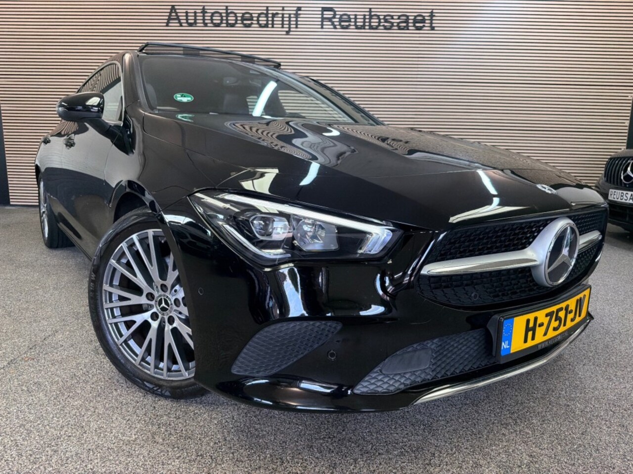 Mercedes-Benz CLA-Klasse - 200 Business Solution Nap Panodak Trekhaak Leer Clima Navi Cruise Led Incl 12Mnd Garantie - AutoWereld.nl