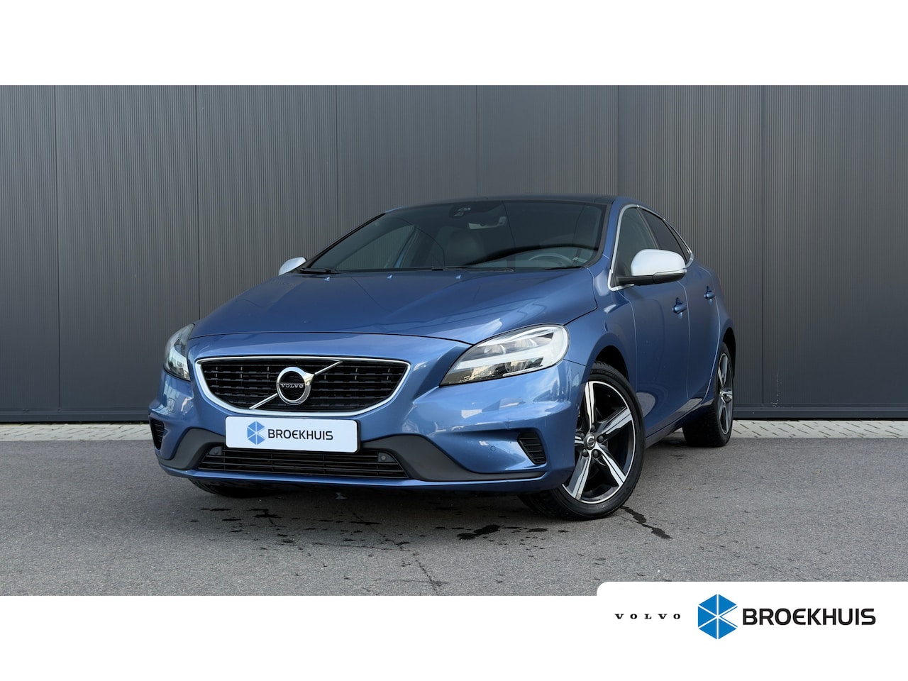 Volvo V40 - 1.5 T3 Polar+ Sport 152pk AUTO | Achteruitrijcamera | Audio installatie premium | Cruise c - AutoWereld.nl
