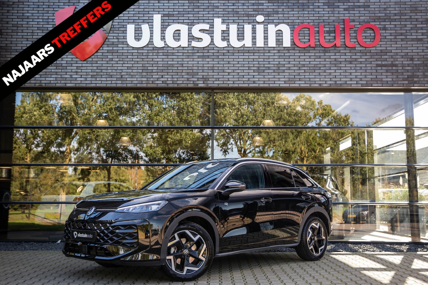 Volkswagen T-Roc - 1.5 eTSI R-Line , Apple Carplay, Adap. cruise, Stoel/stuurverwarming, Sfeerverlichting, - AutoWereld.nl