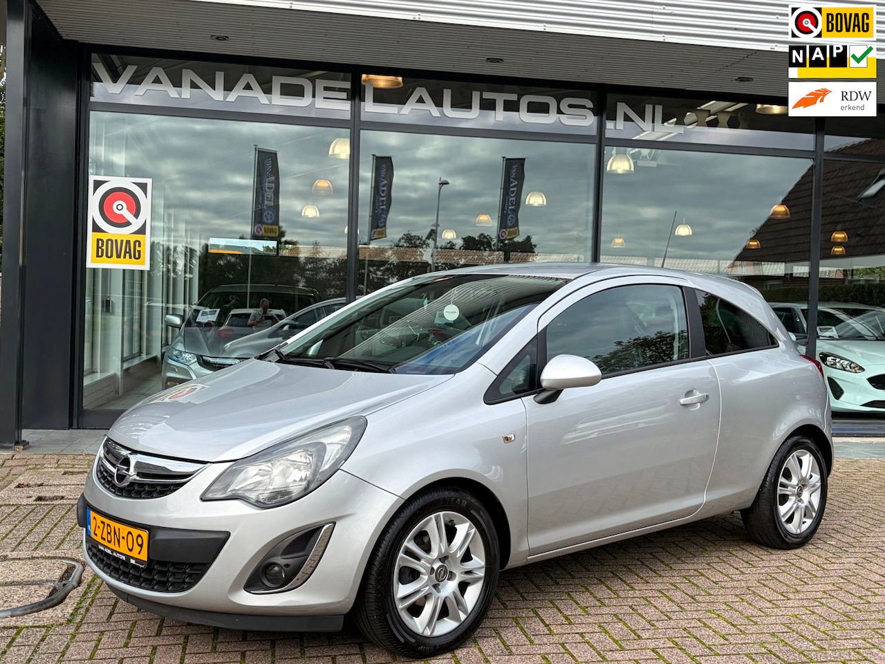 Opel Corsa - 1.4-16V BlitZ Navi Clima Cruise NL-Auto NAP Dealeronderhouden! - AutoWereld.nl