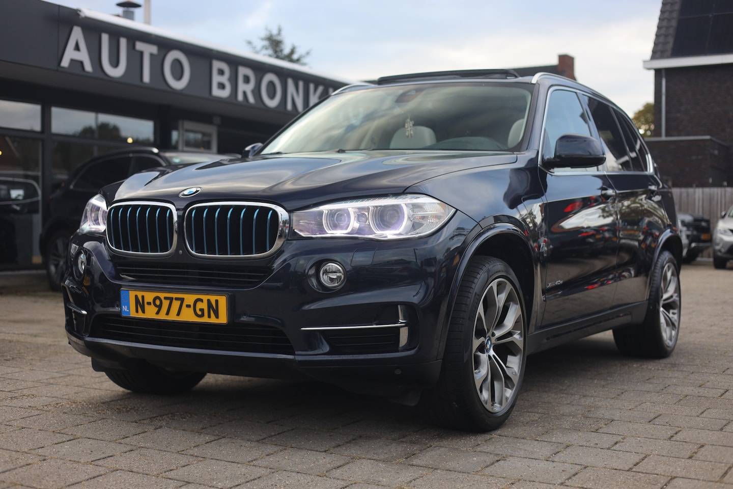 BMW X5 - xDrive40e iPerformance M Sport Edition | Pano | Camera | Trekhaak - AutoWereld.nl