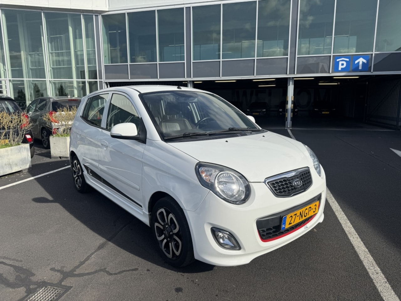 Kia Picanto - 1.1 R-SportbyKia 1.1 R-SportbyKia - AutoWereld.nl