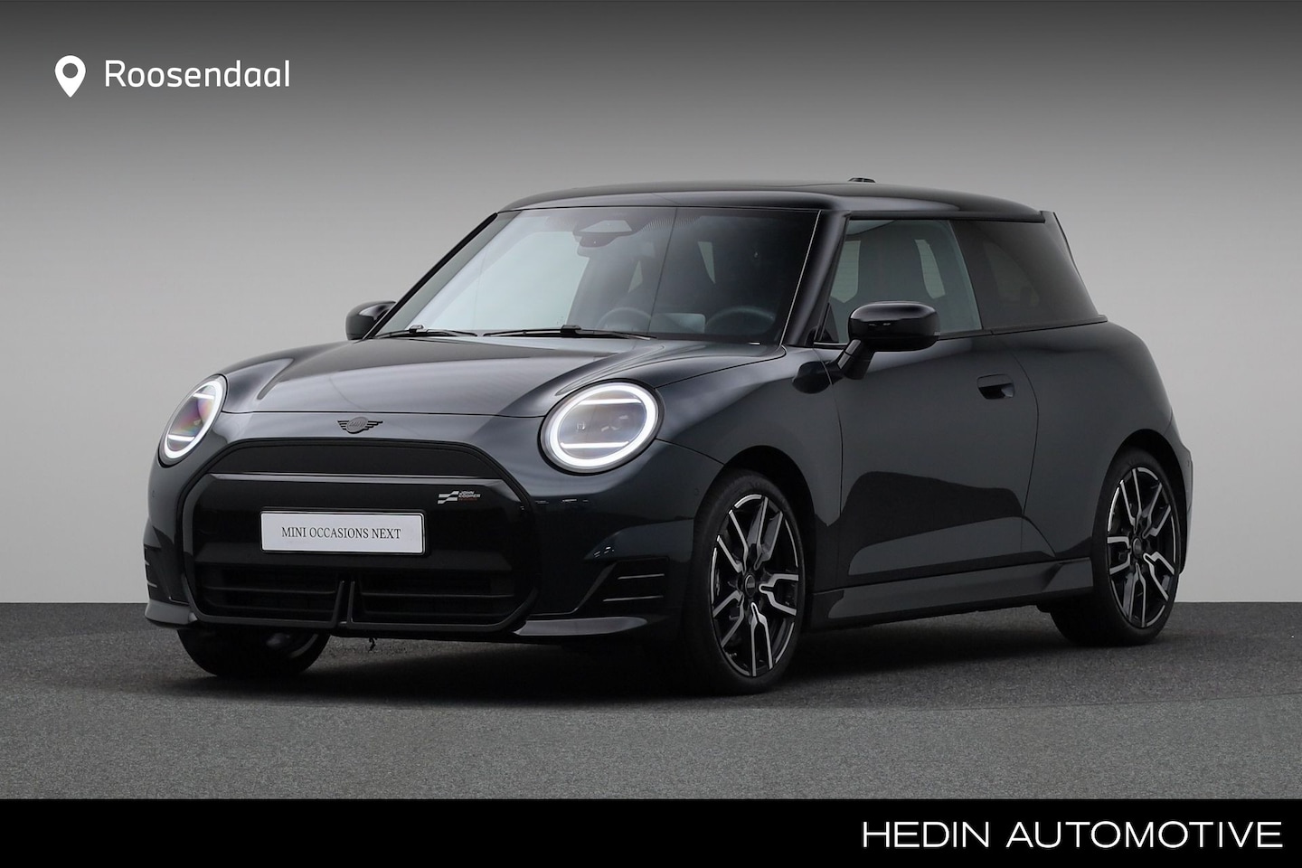 MINI Electric - 3-Deurs Cooper SE John Cooper Works M 54.2 kWh | Panoramadak | Head Up Display | Comfort A - AutoWereld.nl