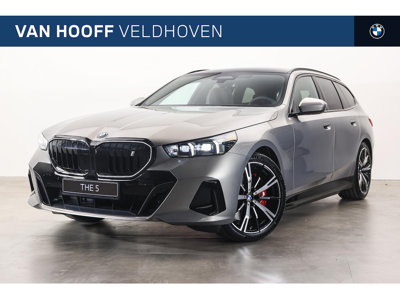 BMW i5 Touring - eDrive40 M Sport / Trekhaak / Panoramadak / Comfortstoelen / Comfort Access / Bowers & Wil - AutoWereld.nl