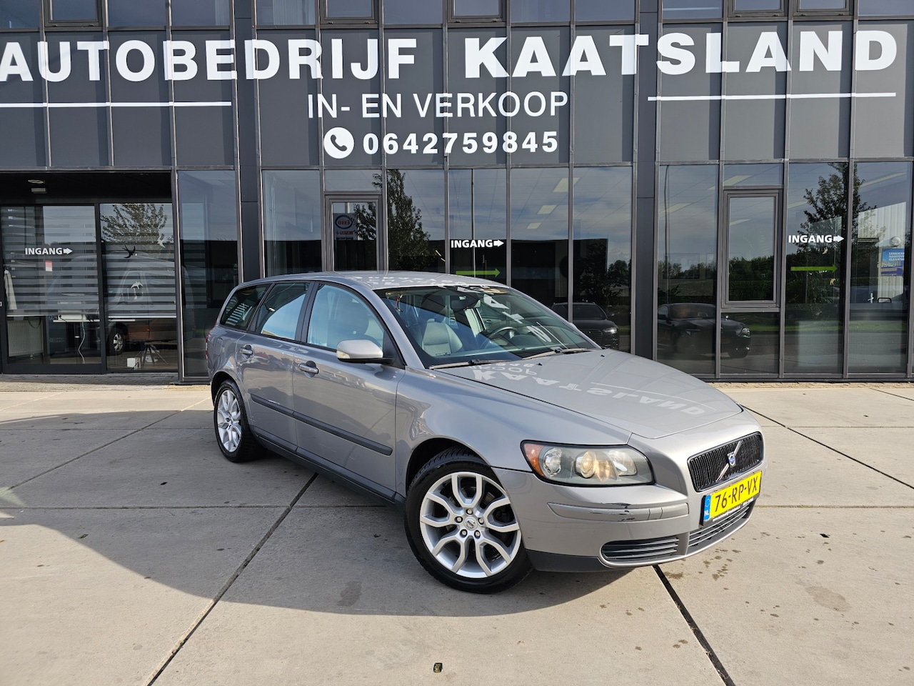 Volvo V50 - 2.4 Momentum - Automaat - Trekhaak - - AutoWereld.nl