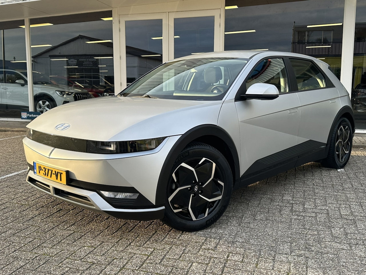 Hyundai IONIQ 5 - Connect 58 kWh | LED | SOH 98,9 | Warmtepomp | Apple/Android | Stuur- en stoelverwarming | - AutoWereld.nl