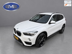 BMW X1 - SDrive18i Executive, achteruitrijcamera, extra getint glas, electr bedienbare achterklep,
