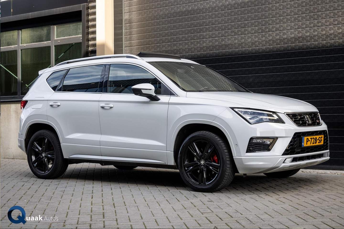 SEAT Ateca - 1.4 EcoTSI FR | PANO | TREKHAAK | CARPLAY | LED | FULL OPTION - AutoWereld.nl