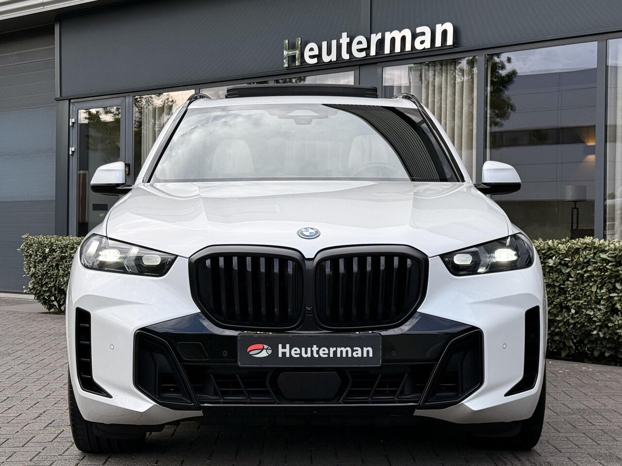 BMW X5 - xDrive50e M Sport/Comfortzetels/Pano/ - AutoWereld.nl
