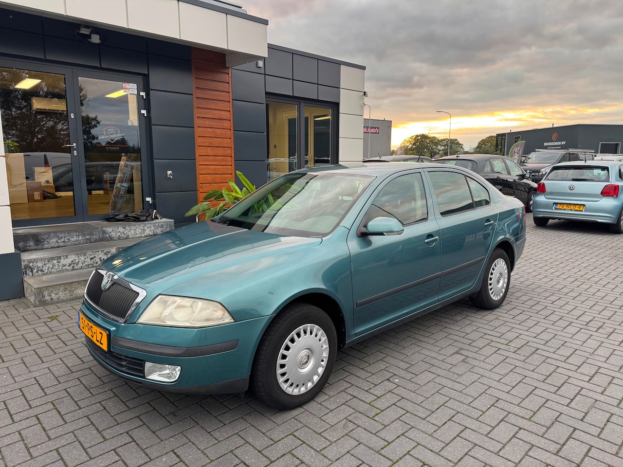 Skoda Octavia - 1.6 Hatchback Airco Cruise 2004 173000 - AutoWereld.nl