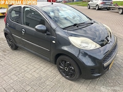 Peugeot 107 - 1.0-12V VASTE PRIJS 700, - koppeling matig