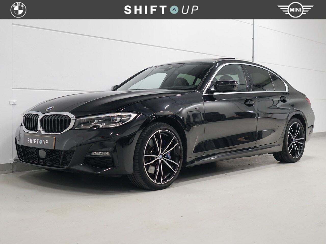 BMW 3-serie - 330e M-Sport | Schuifdak | ACC | Harman Kardon - AutoWereld.nl