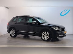 Volkswagen Tiguan - 1.5 TSI 150pk DSG Life Parkeersensoren Navigatie DAB+ App-Connect