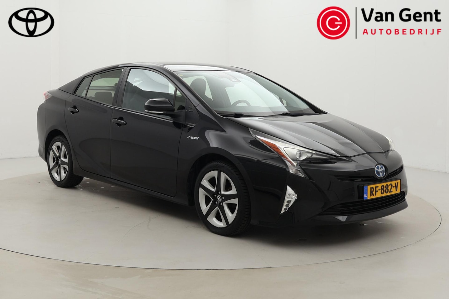 Toyota Prius - 1.8 Hybrid Dynamic | Trekhaak | Navigatie | Dodehoek detectie | Stoelverwarming | Head-up - AutoWereld.nl