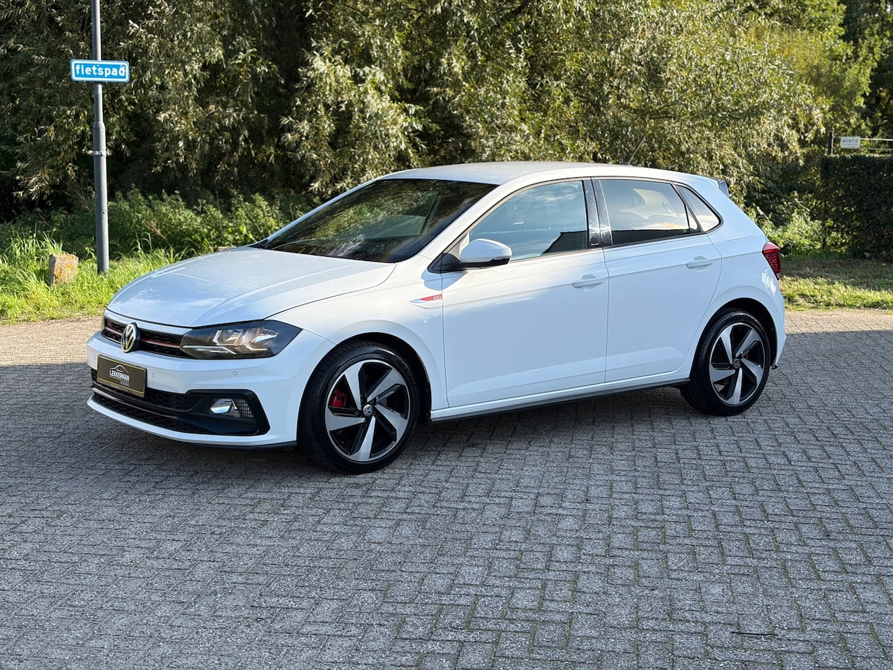 Volkswagen Polo - 2.0 TSI GTI DSG I PDC I CARPLAY I NAVI I STOELVERW I 200PK I NWE APK - AutoWereld.nl
