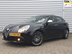 Alfa Romeo Giulietta - 1.4 T Dist. Clima/Navi/Leder/Automaat