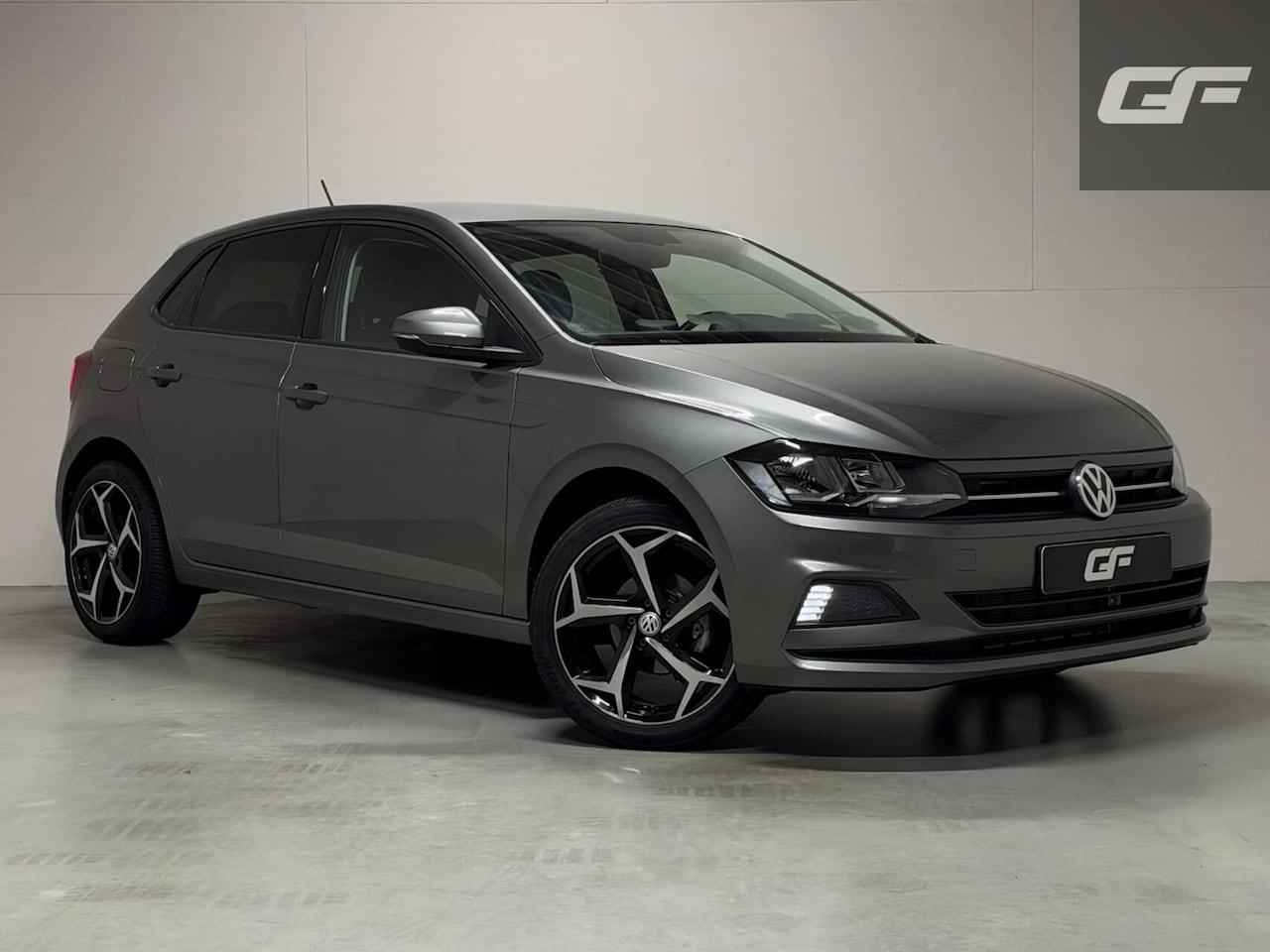 Volkswagen Polo - 1.0 TSI 17” R-Line DSG CarPlay Stoelverwarming - AutoWereld.nl