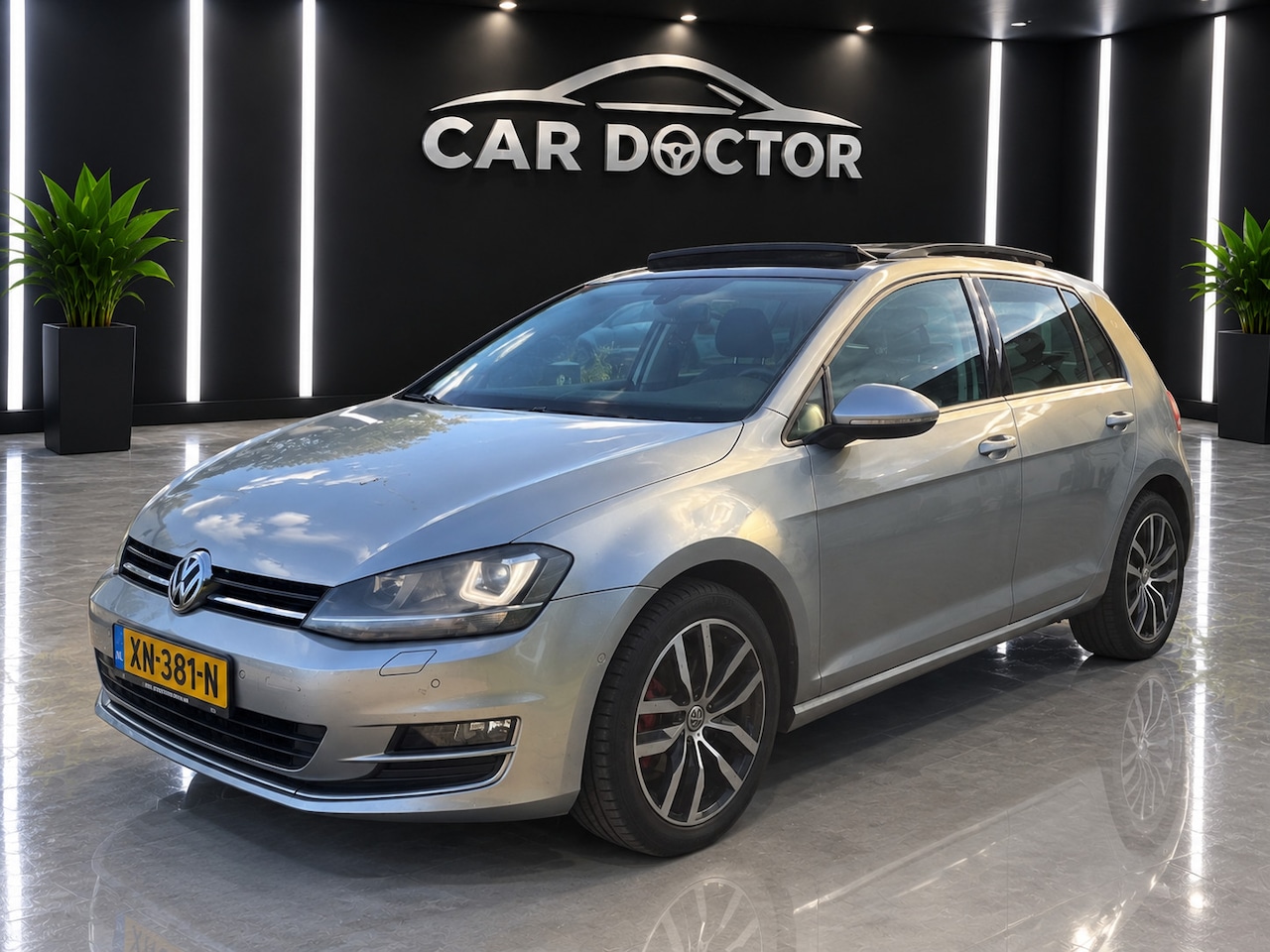 Volkswagen Golf - 1.4 TSI HIGHLINE - NW APK - AIRCO - DSG - PANORAMADAK - - AutoWereld.nl