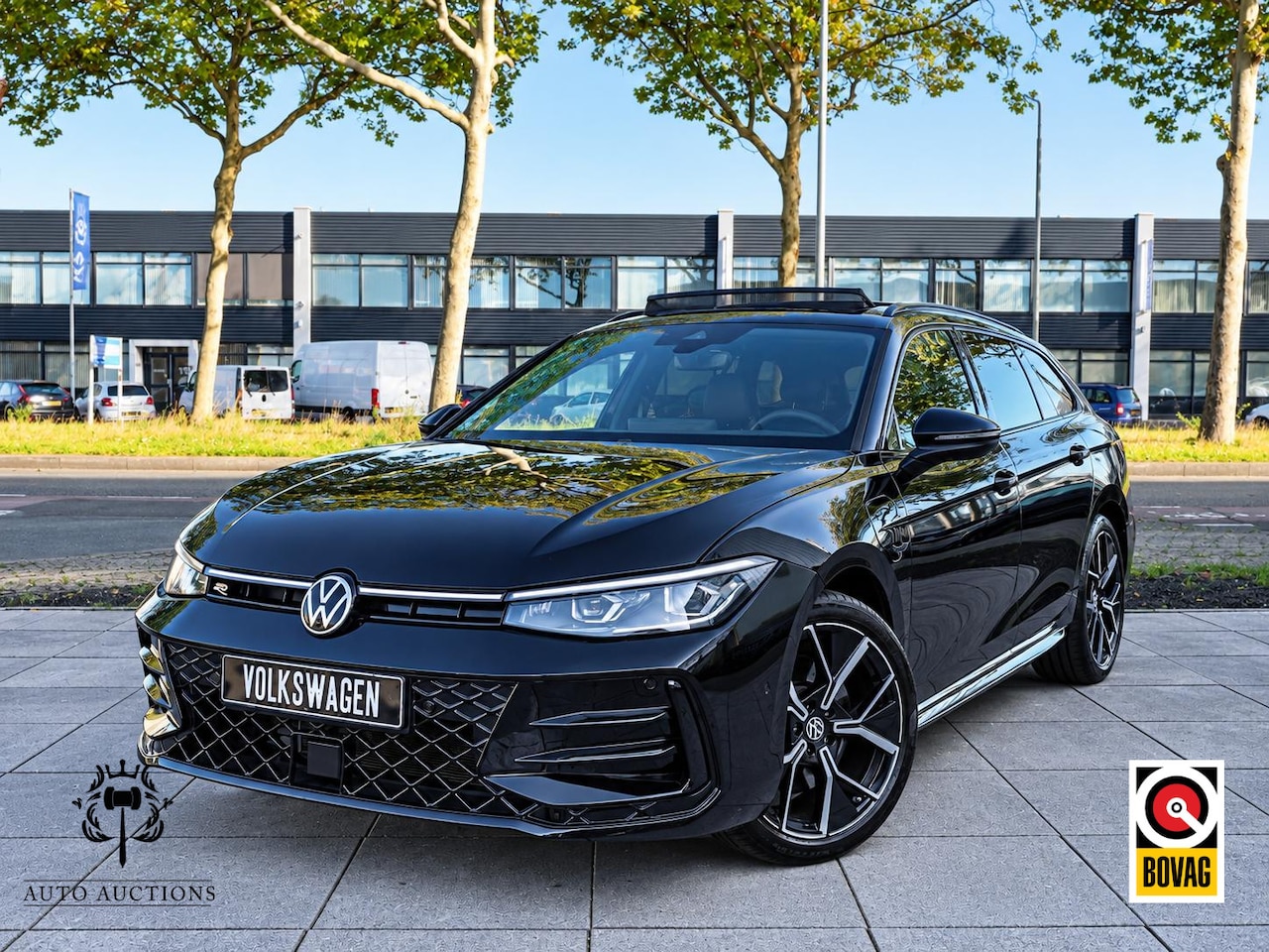 Volkswagen Passat Variant - 1.5 eHybrid R-Line 272PK | Full Options | Panodak | Leer | H&K | 360° | Black Style | Hea - AutoWereld.nl
