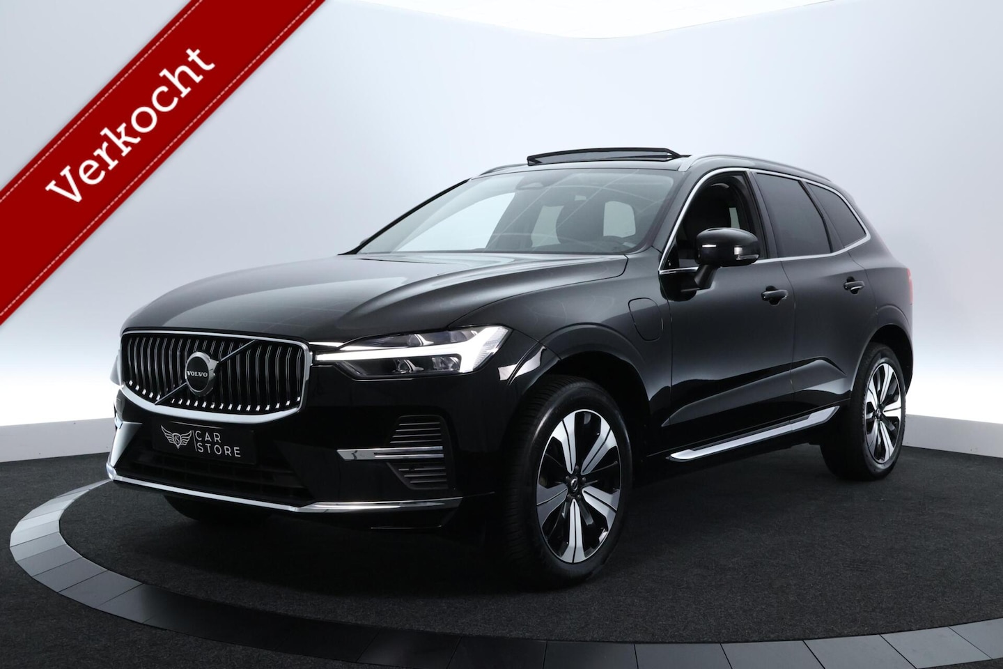 Volvo XC60 - 2.0 T6 Plug-in hybrid AWD Plus Bright |PANO|CARPLAY|TREKHAAK|LEDER|CARAMERA|STOEL+STUUR VW - AutoWereld.nl
