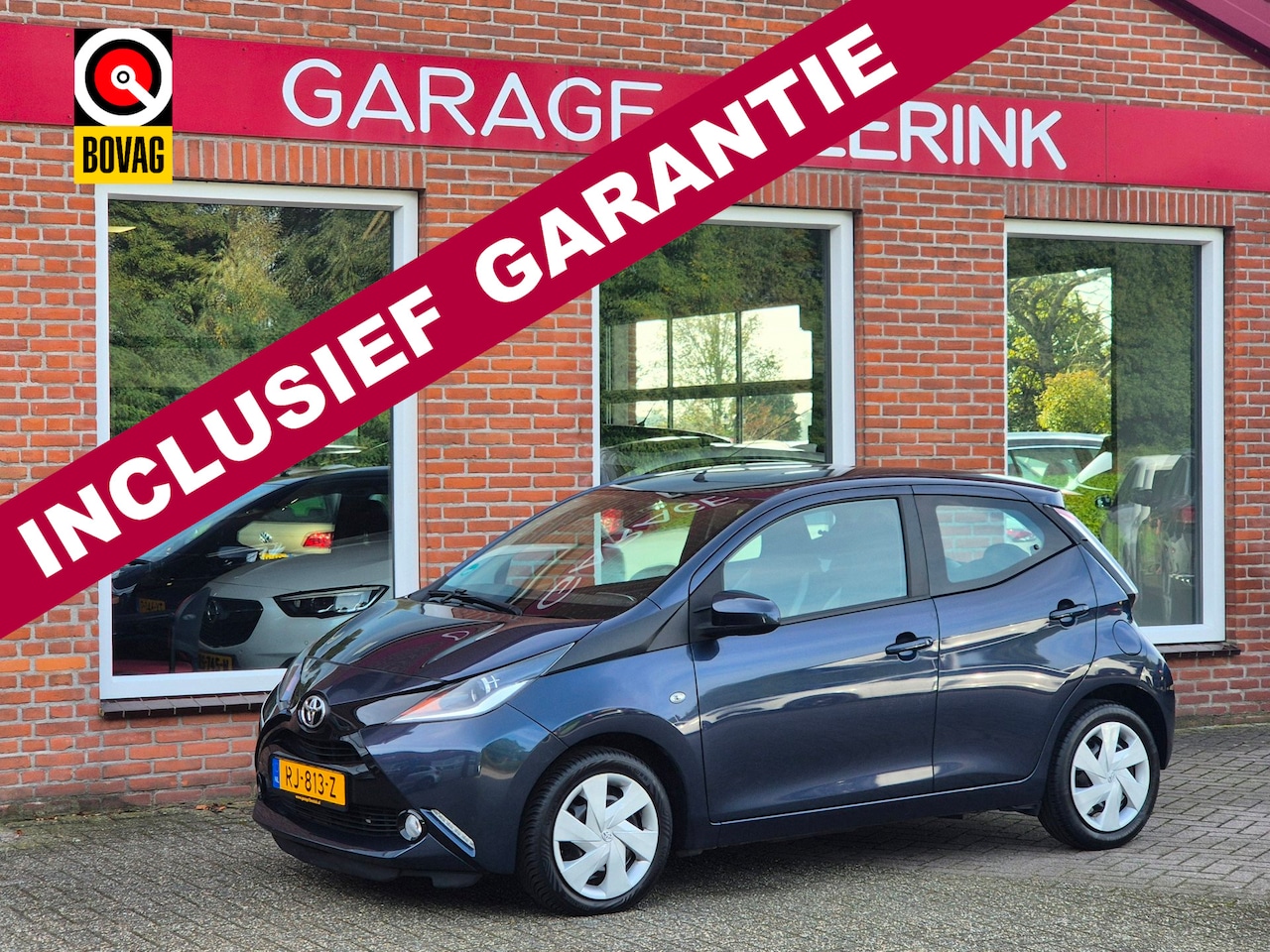 Toyota Aygo - 1.0 VVT-i x-play 69PK 5drs airco, navi, elektr.ramen, camera, speedlim - AutoWereld.nl