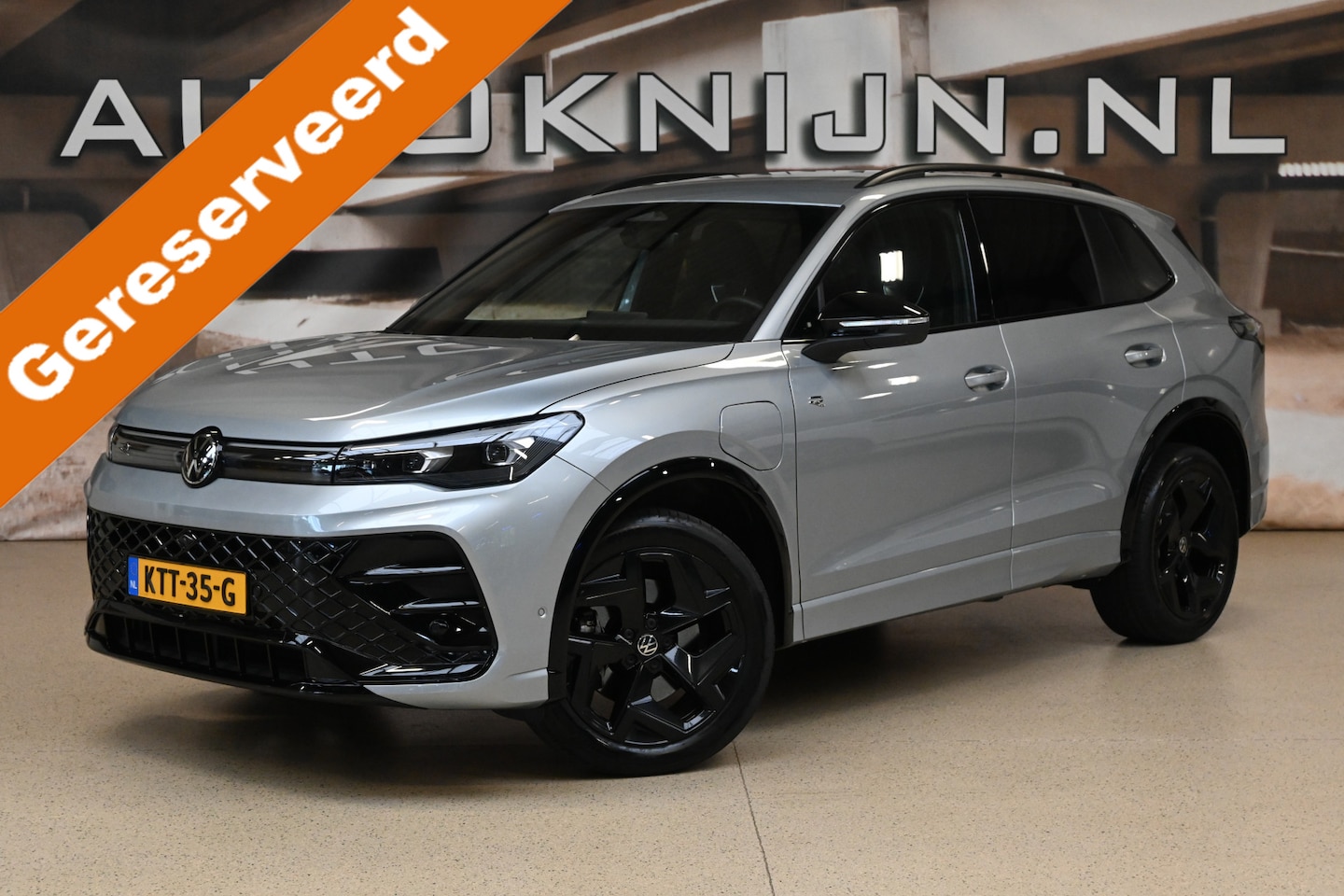Volkswagen Tiguan - 1.5 eHybrid 272 PK R-Line | Trekhaak | 360° | IQ. Light | 100% (Dealer) onderhouden label - AutoWereld.nl