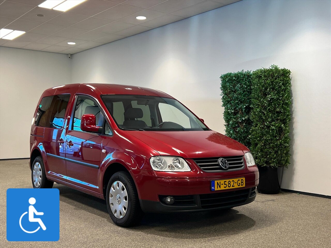 Volkswagen Caddy - Rolstoelauto (airco) 3+1 of 5+0 - AutoWereld.nl