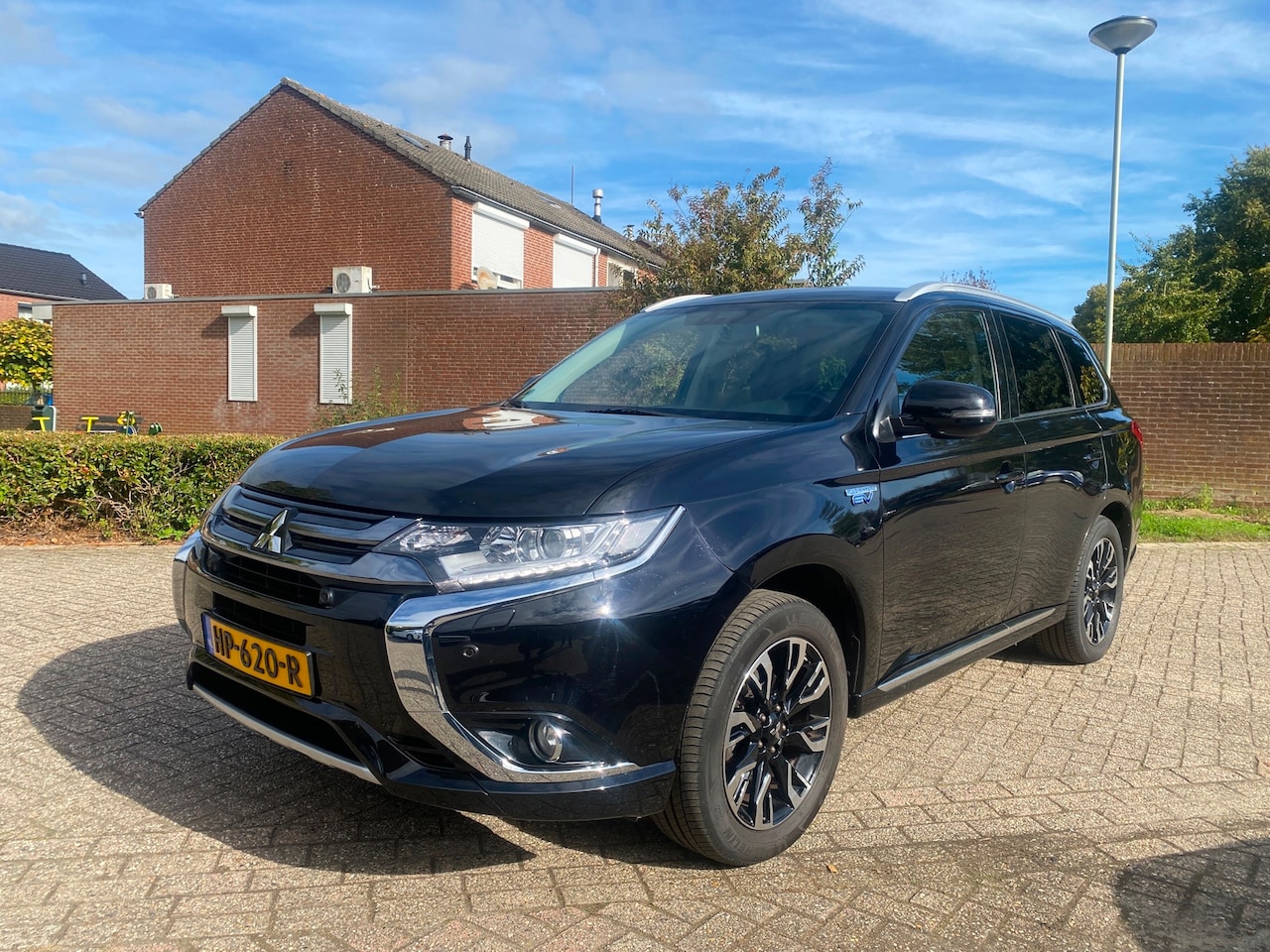 Mitsubishi Outlander - 2.0 PHEV Executive Edition 2.0 PHEV Executive Edition - AutoWereld.nl