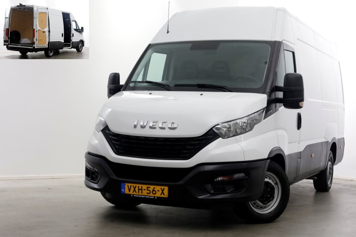 Iveco Daily - 35 S 14 300 35S14 136pk L2H2 Airco/Camera Trekgewicht 3500kg 09-2021 - AutoWereld.nl