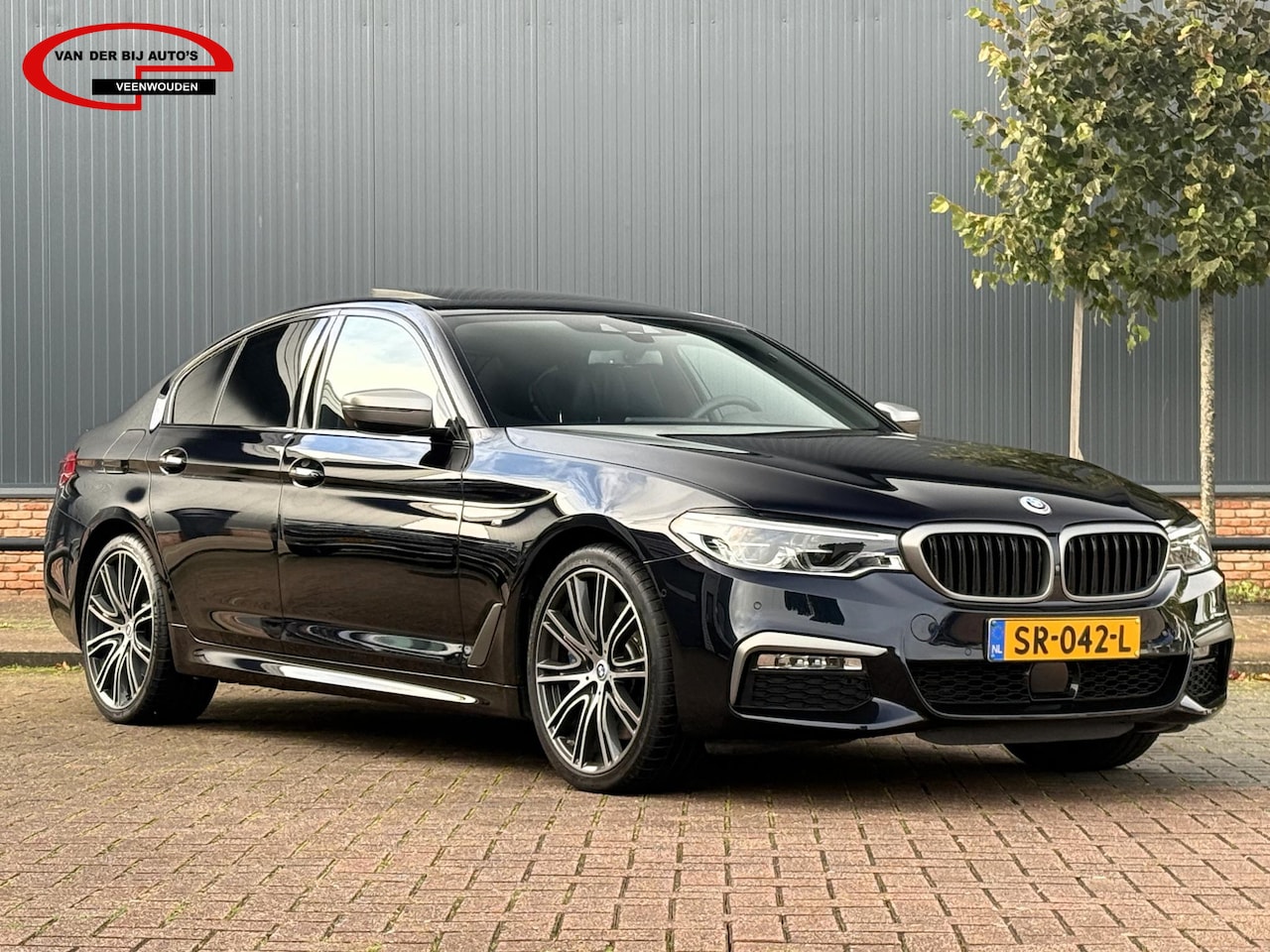 BMW 5-serie - 540d xDrive High Executive / NL-auto / 2de Eigenaar - AutoWereld.nl
