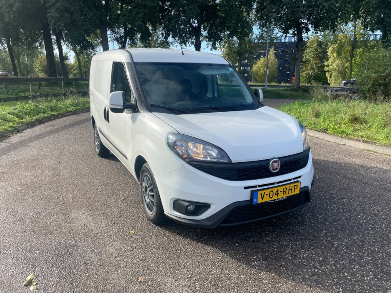 Fiat Doblò Cargo - 1.6 MJ L1H1 Airco Bluetooth Schuifdeur Rechts Navigatie - AutoWereld.nl