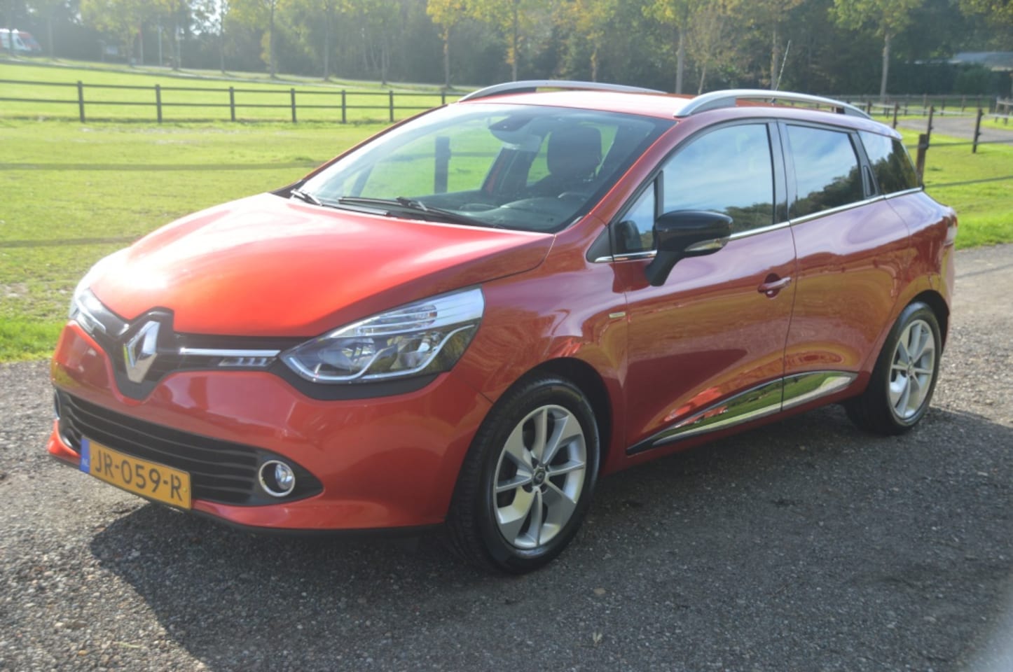Renault Clio Estate - 0.9 TCe Limited Clima Cruise PDC - AutoWereld.nl