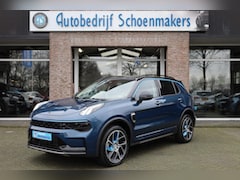 Lynk & Co 01 - 1.5 261PK 360-CAMERA STOELVERWARMING PANO/SCHUIF MEMORY INFINITY DAB NAVI CARPLAY ELEK.ACH