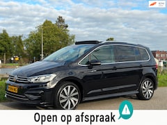 Volkswagen Touran - 1.5 TSI R-LINE 7p PANO VIRTUEL BTW 1EIG DEALER ONDERHOUDEN