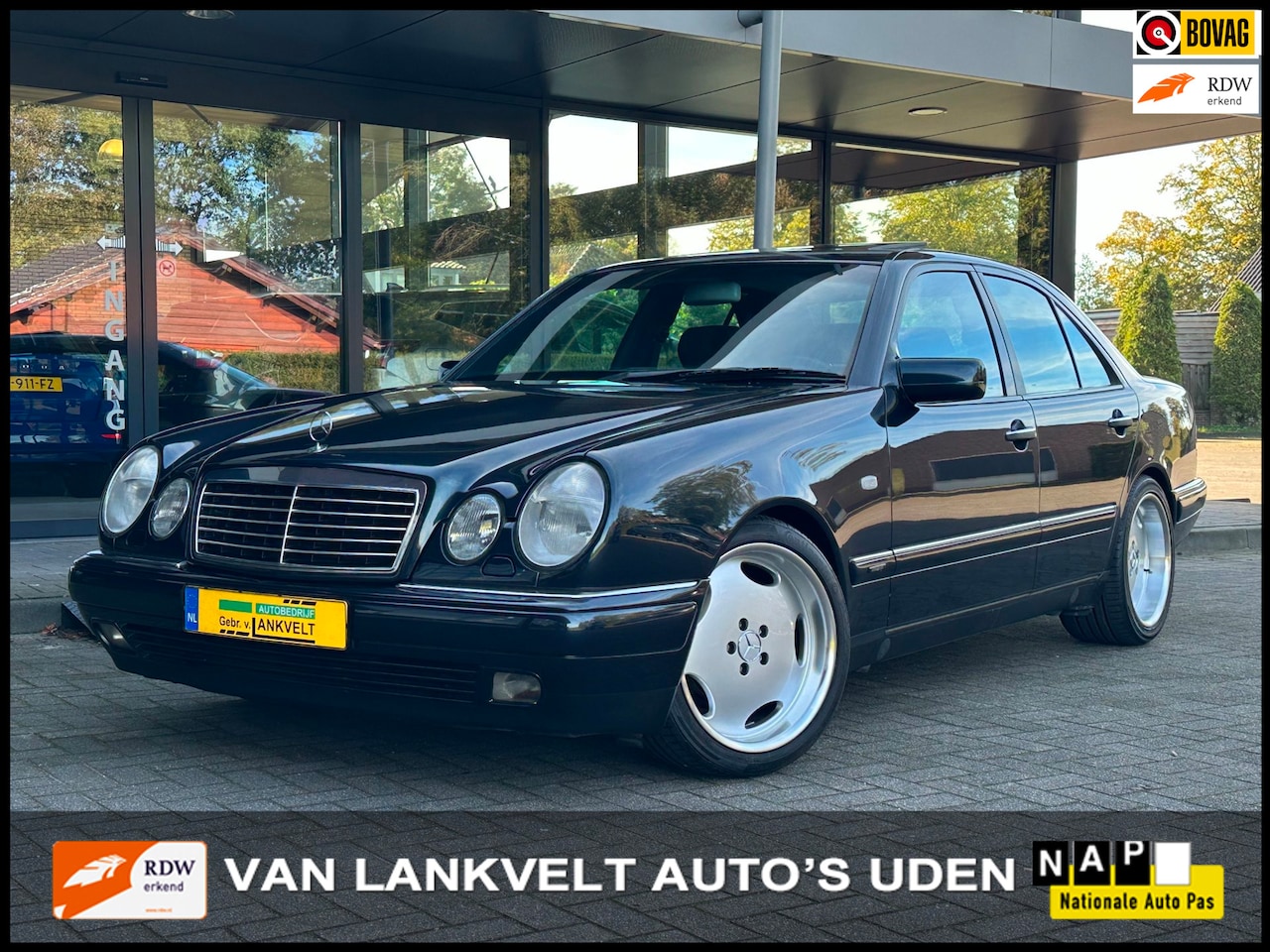 Mercedes-Benz E-klasse - 200 Avantgarde Automaat Onderhoudshistorie aanwezig Showroomstaat! - AutoWereld.nl