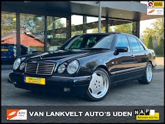 Mercedes-Benz E-klasse - 200 Avantgarde Automaat Onderhoudshistorie aanwezig Showroomstaat