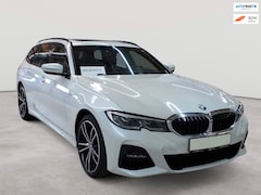BMW 3-serie Touring - 330e M Pakket Leder Pano 19 Inch ACC